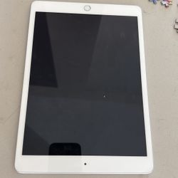 2- 10.2-inch iPads 32GB - Gold & Silver 