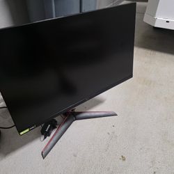 LG UltraGear GN800 Gamming LCD