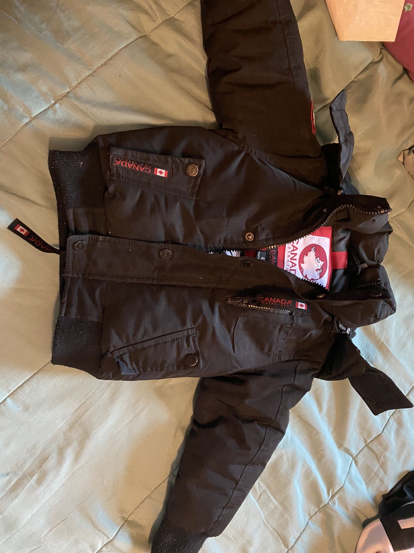Heavy jacket for kids 4 years old from pet and smoke free home