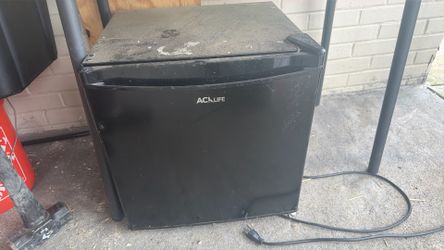 Mini fridge