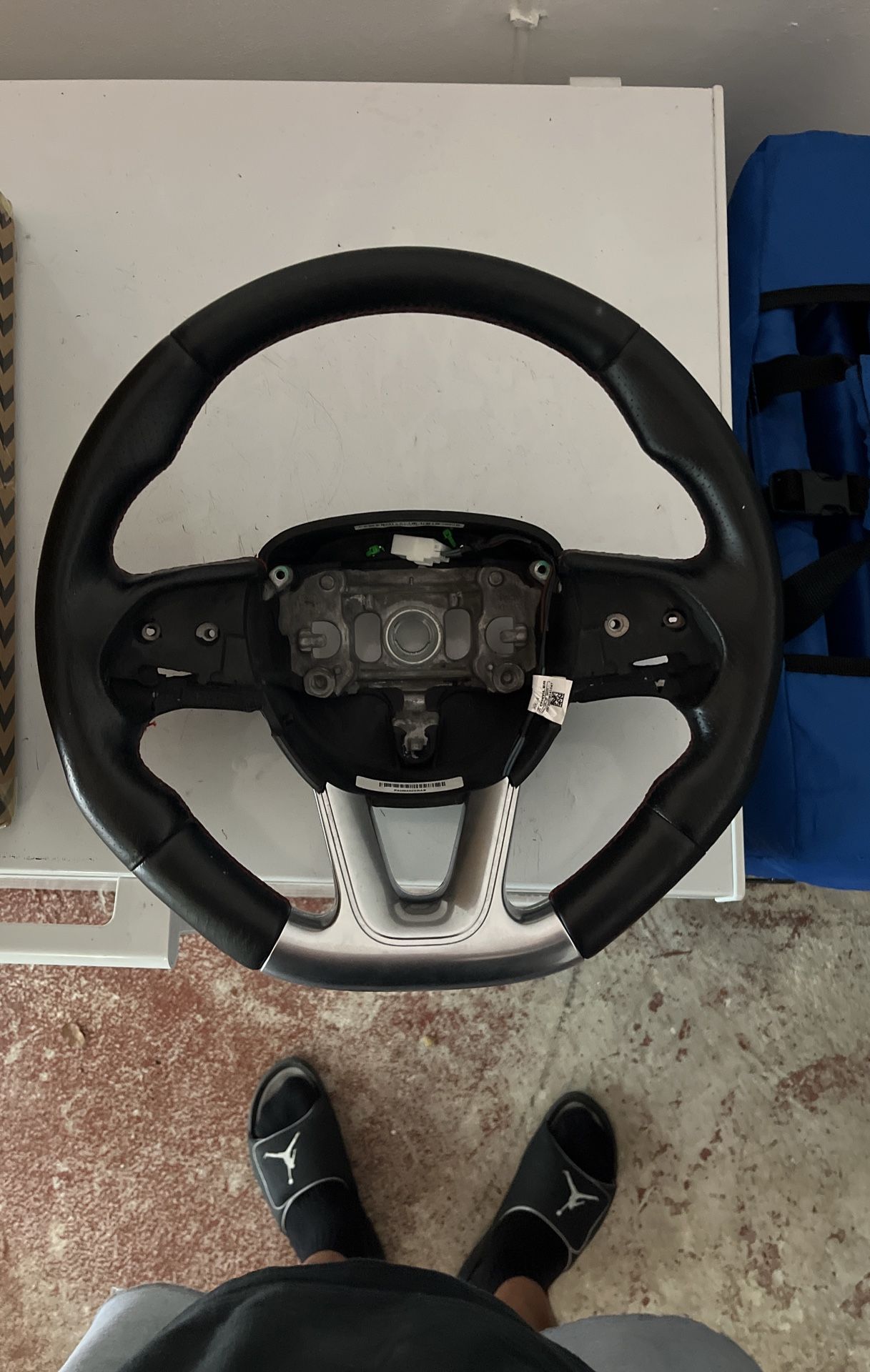 Steering wheel for charger Jeep grand Cherokee, and other models