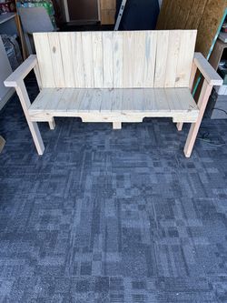 Wooden pallet 4’ bench