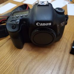 Canon 7d with a tamron 17-50 2.8 lens.