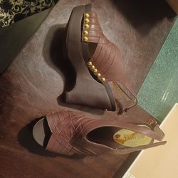 Brand New Michael Kors Harlow Sandal Size 8