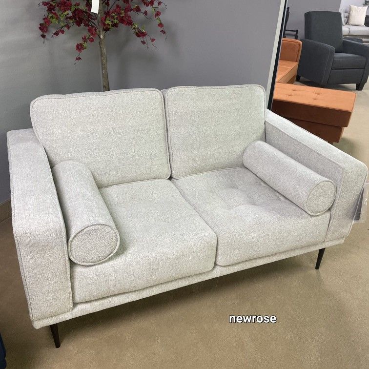 $40 Down Payment🛍 Finance🛍
Caladeron Sandstone RTA Loveseat