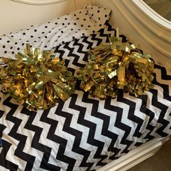 Set of Gold Cheerleading Pom Poms