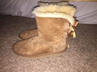 Bow tie chestnut uggs size 7
