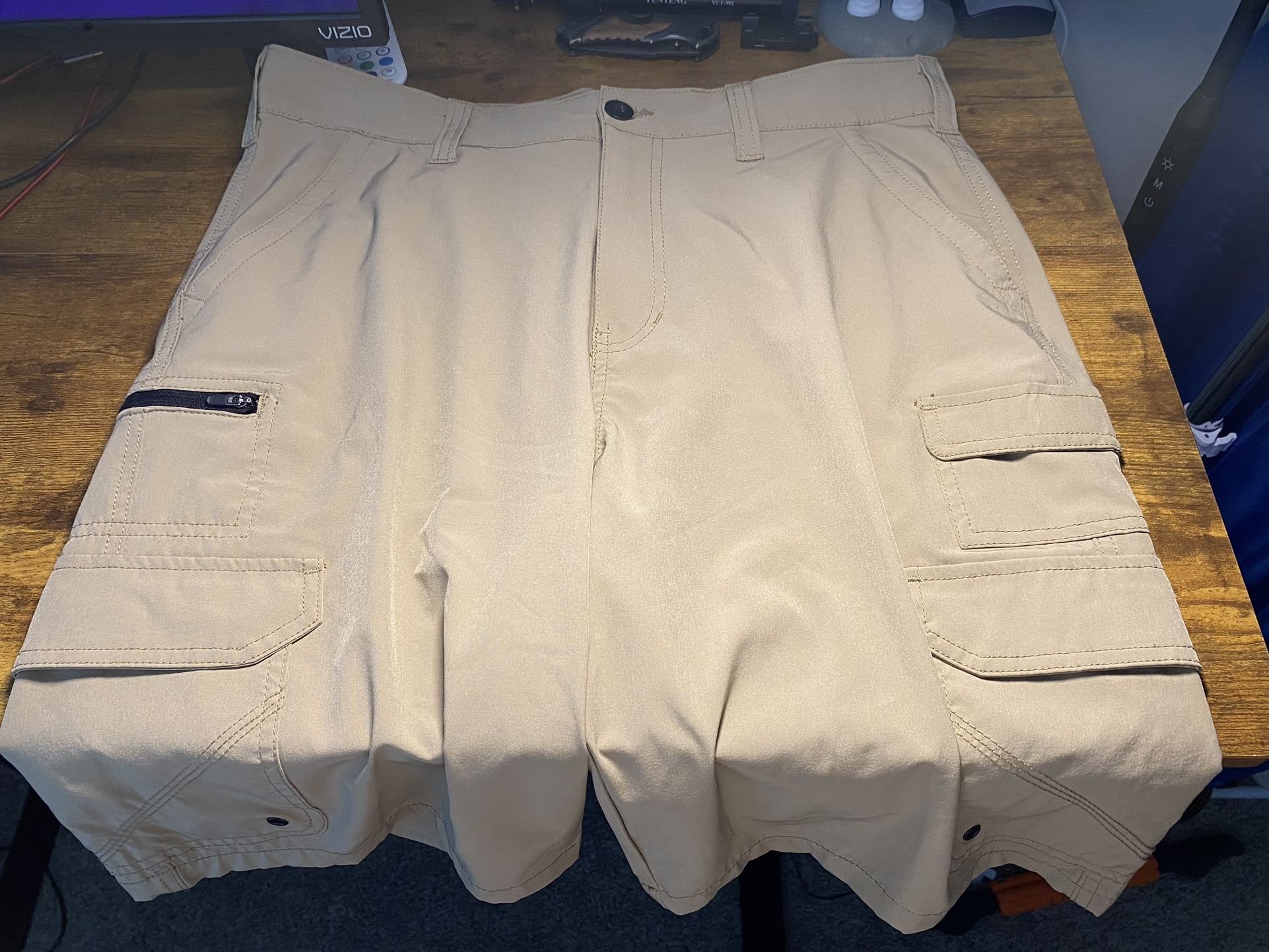 IronCo Men’s Khaki Shorts – Size 34, Classic Casual Fit