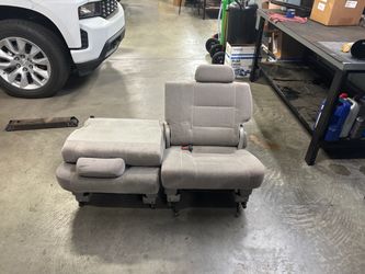 2006 Toyota Sequoia 3rd row seats