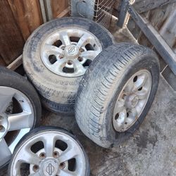 nissan hardbody 4 rines 3 llantas  