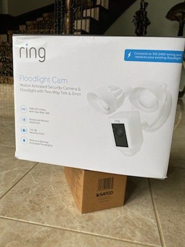 ring floodlight cam new in box