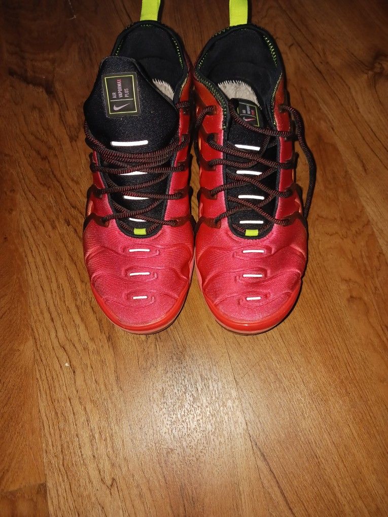 all Pink Lime Logo Nikes Low Tops