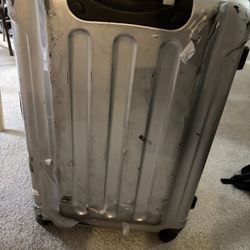 Standard Checked Luggage Size (~158 cm / 62 in) Hard Shell Suitcase 