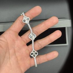 Vs1 Flower Set Lab Diamond Bracelet 