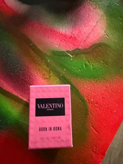 New mini Valentino born in Roma perfume