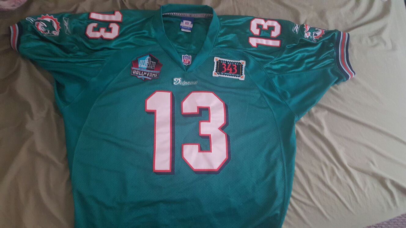 Dan Marino hall of fame jersey for Sale in Des Plaines, IL - OfferUp