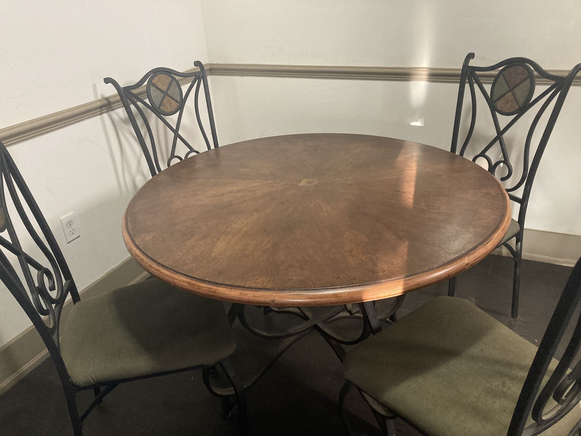 Dining Table -  Free To Pick Up