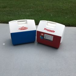 2 IGLOO PLAYMATE COOLERS 16 Quarts or 30Cans In Great Shape Like New  a Must See