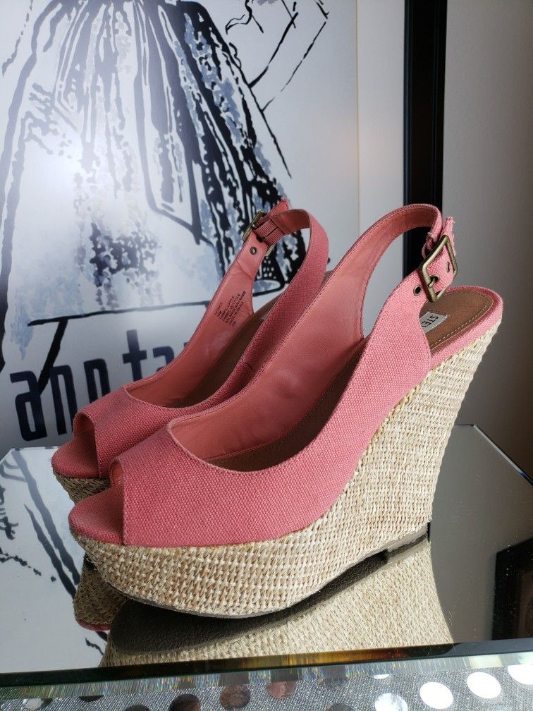 Steve Madden Coral Wedge Heels Size 10