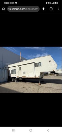 5th wheel 32’ Thor toy hauler FOR SALE