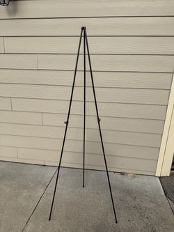 Nice Foldable Easel Stand.  See Description
