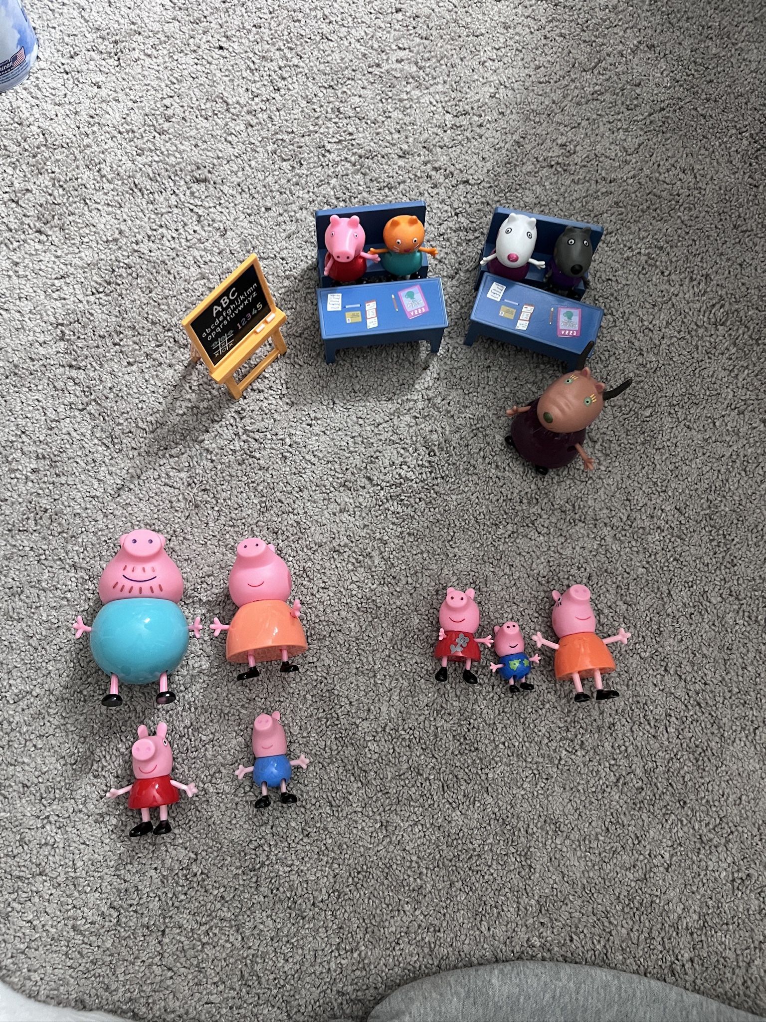 peppa pig school and family w/ extra figures
