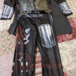 Boys Mandalorian Halloween costume (size:4/6)