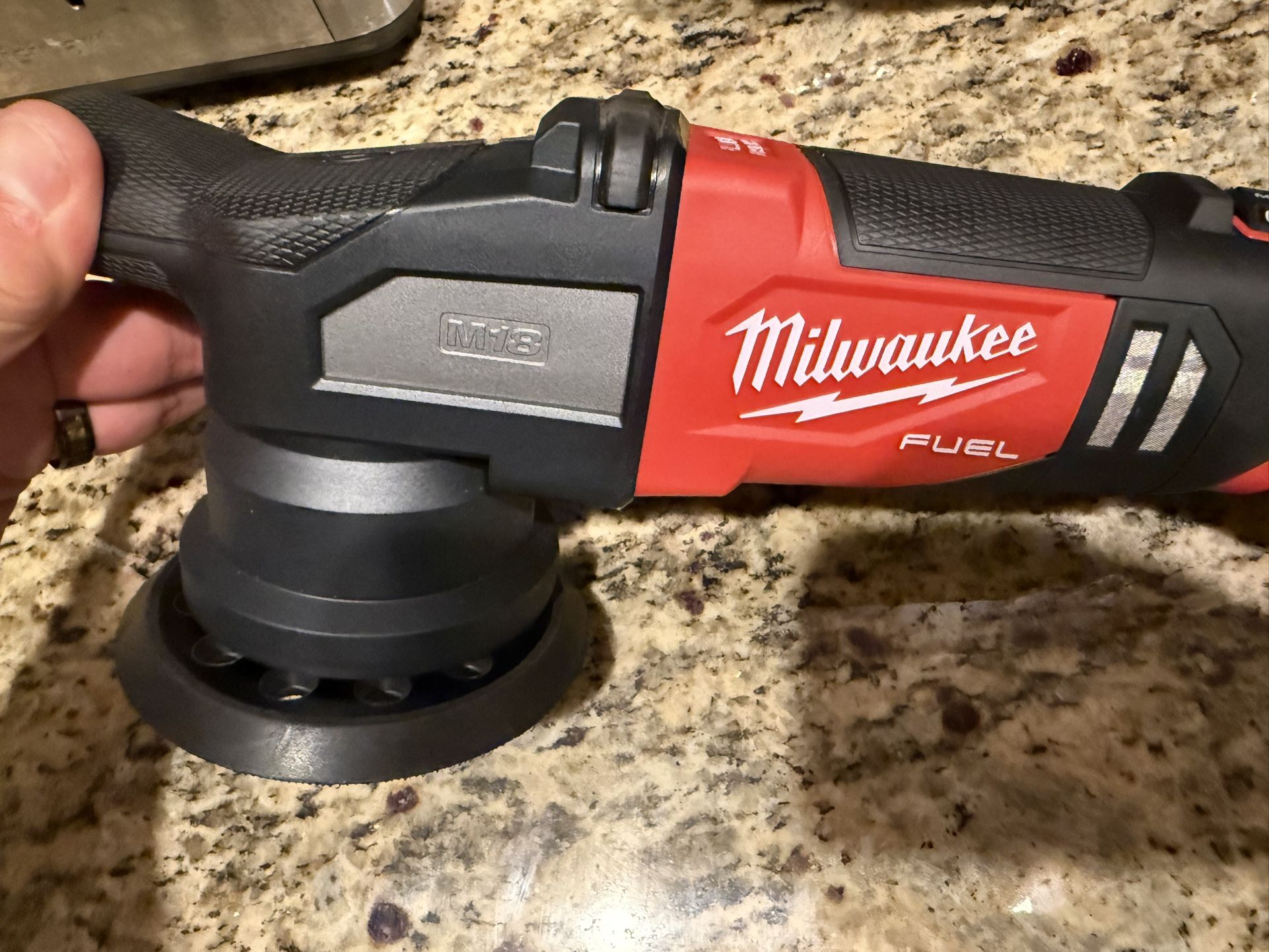 MILWAUKEE FUEL ORBITAL BUFFER VARIABLESPEED