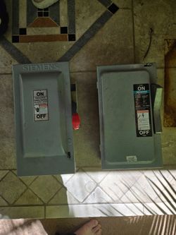 Siemens 3 Pole 3 Wire Fused Heavy Duty Safety Switches. 2 piieces.