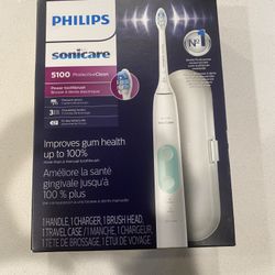 New Philips Sonicare Powerclean Electtic Toothbrush