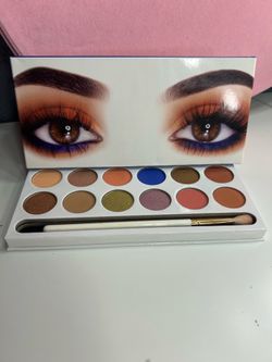 Eyeshadow palettes