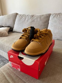 Nike wheat dunk Size 8