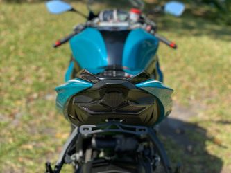 2021 KAWASAKI NINJA ZX-6R for Sale in Sunny Isles Beach, FL - OfferUp