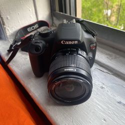 Canon EOS T5 DSLR Camera With 18-55mm Lens in Excellent Condition