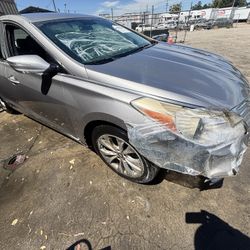 2014 Hyundai Ezera sedan v6 3.3 engine 162k miles starts up but gets hot possible blown head 2024 registration tow yard lien sale 