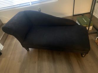 FREE!!! GRATIS!!!  Loveseat/Couch