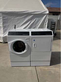 Speed Queen Front Load Washer and Dryer Set • free local delivery