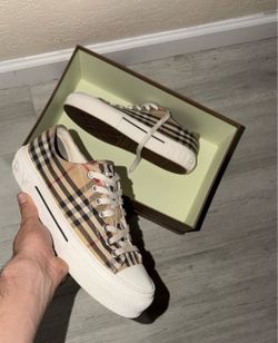 Burberry shoes