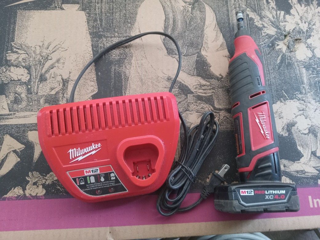 Milwaukee M12 Rotary Tool & Charger