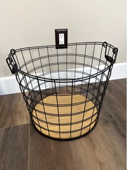 Storage basket