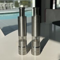 2 Fletchers Mill Stainless-Steel Pump and Grind Pepper Mills