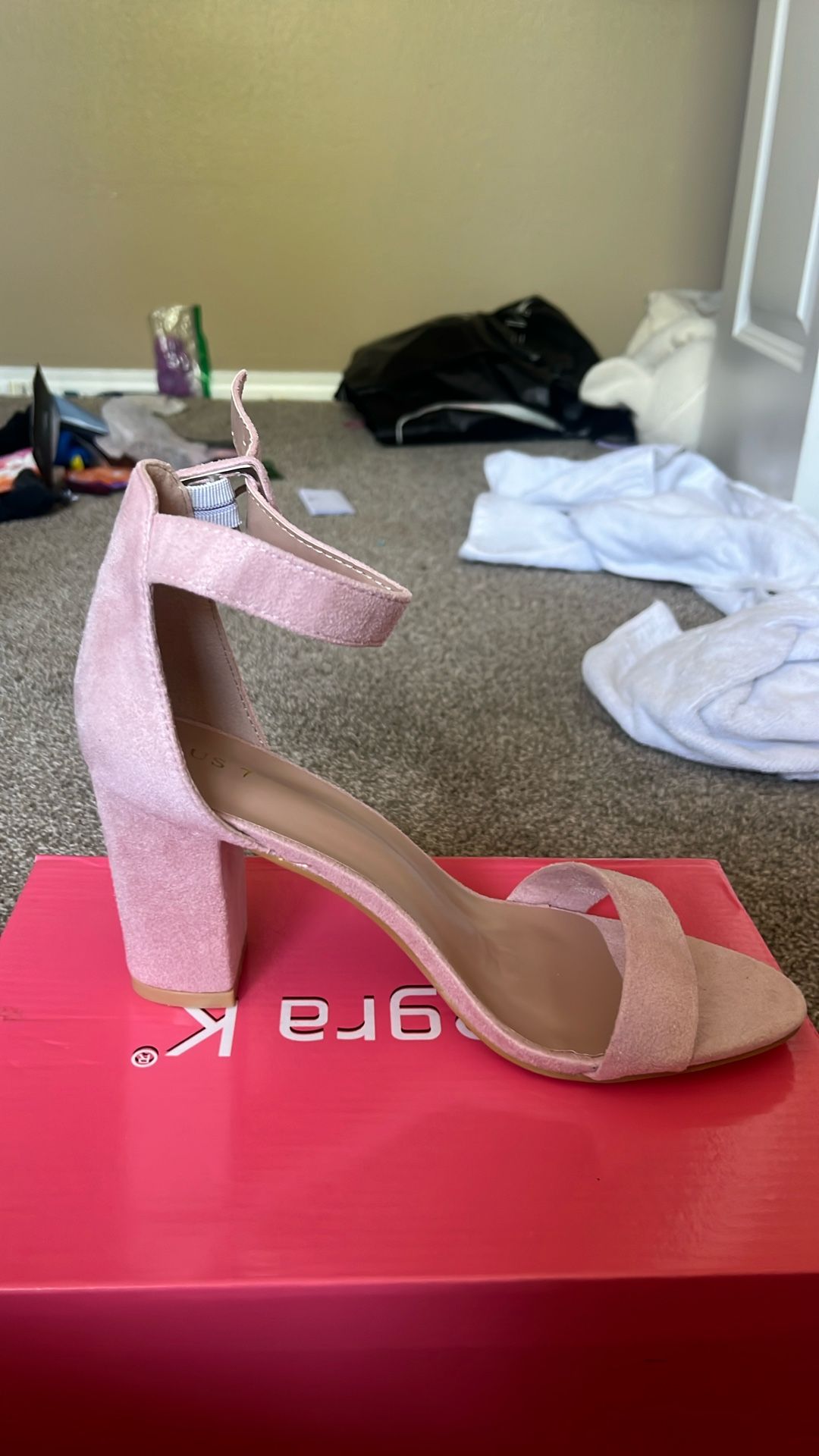 Allegra K light pink heels