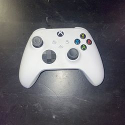 White Xbox Controller 