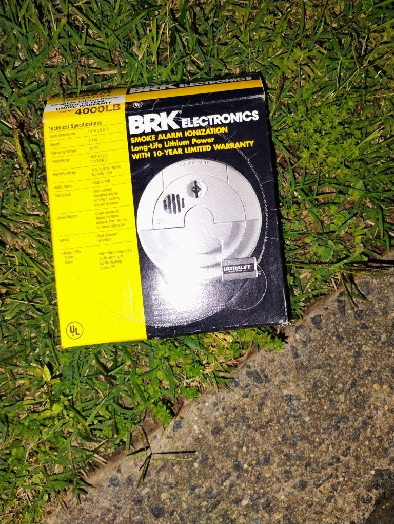 3 Battery Operated Smoke Detector $5 Each New Condition Pickup Only Cash
