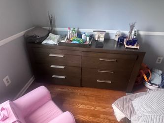Queens bedroom set (mattress and box spring optional)