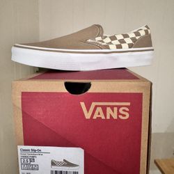 Brand New Girls vans Size 3 “slip On”