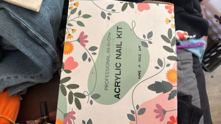 Nail kit