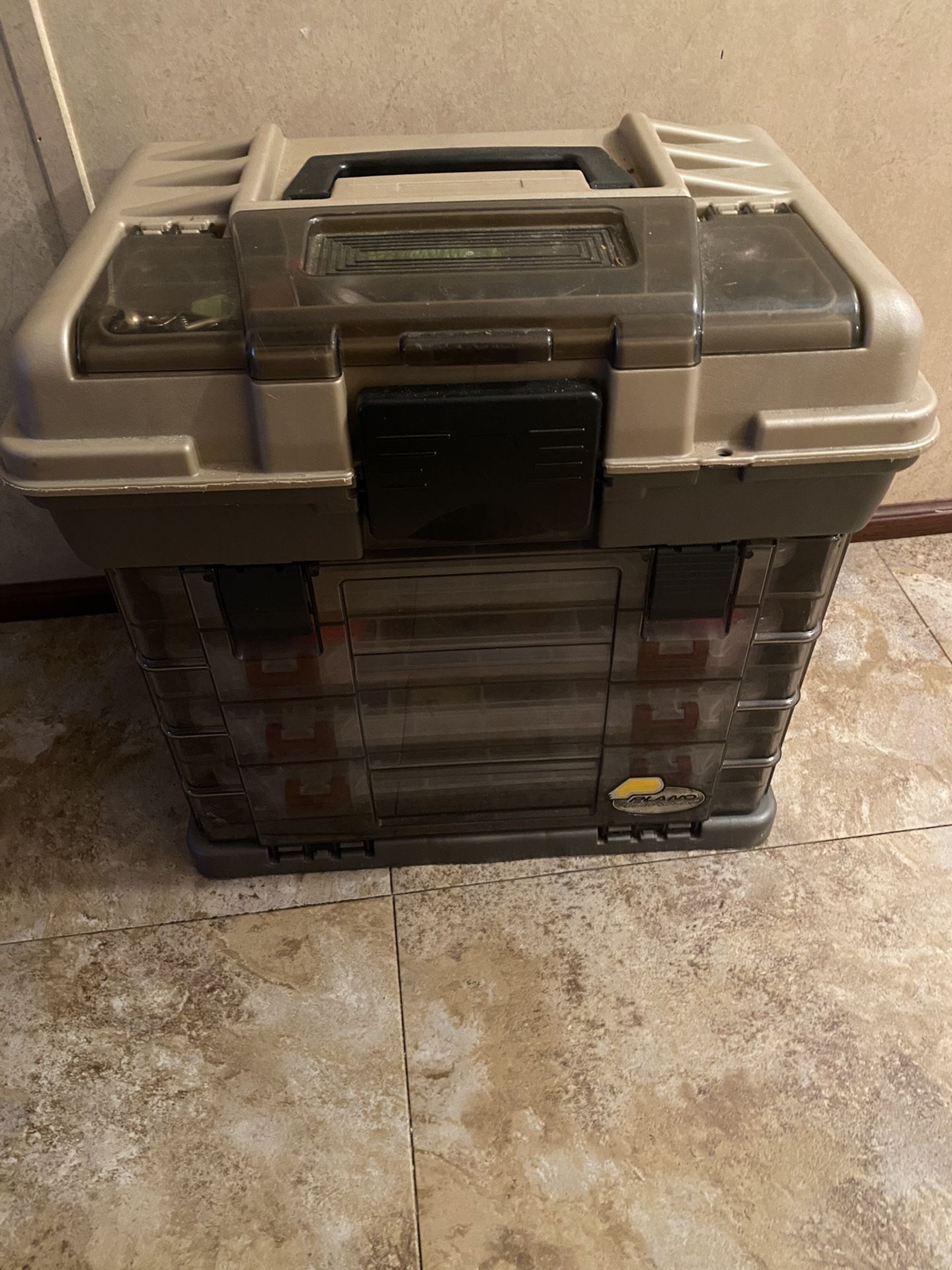 Caja Para Pesca Con Anzuelos Plomos Y Mas