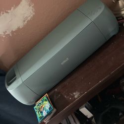 Cricut Only Used Once With Materials 