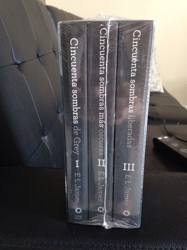 50 shades of gray -3 book collection in spanish